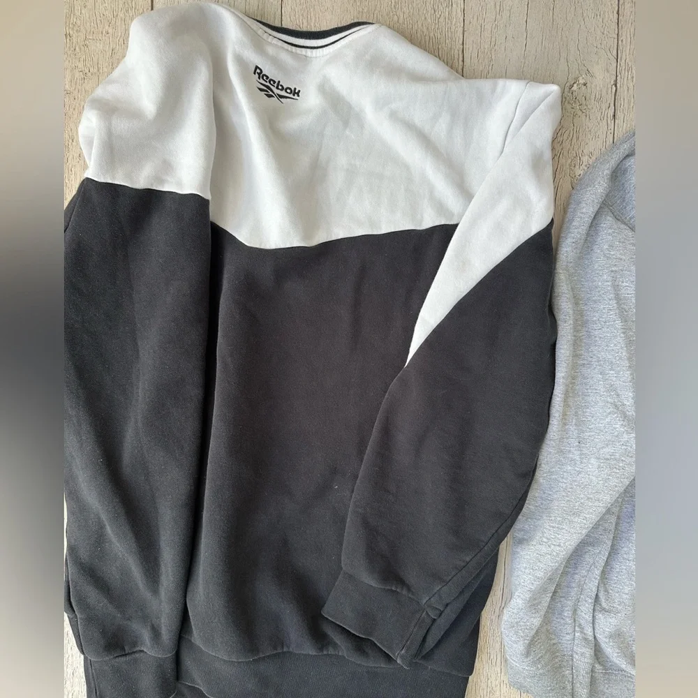 Reebok Classic Black and White Sweatshirt